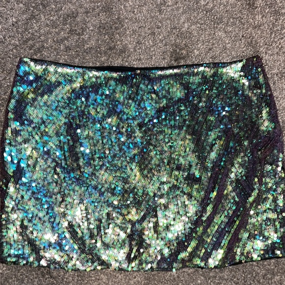 AX Sequin mini skirt 6 - Picture 4 of 4
